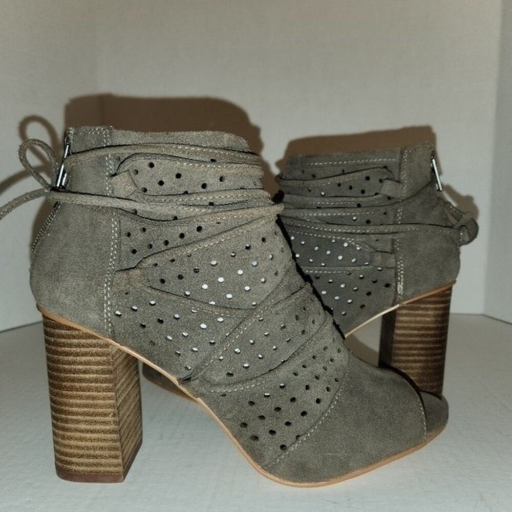 VERY VOLATILE VV Kalio Grey Gray Wrap Around Suede‎ Peep Toe Shoetie Womens 9